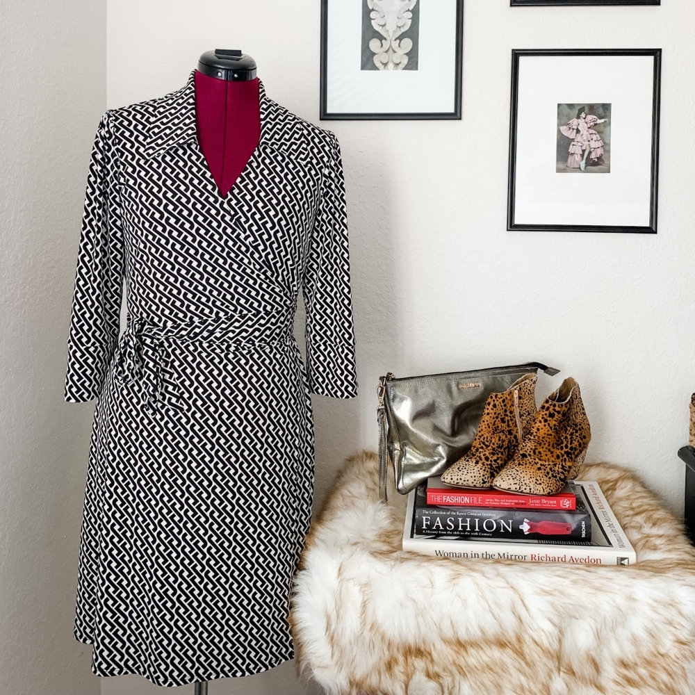 Black and white print LAUNDRY wrap dress SIZE M